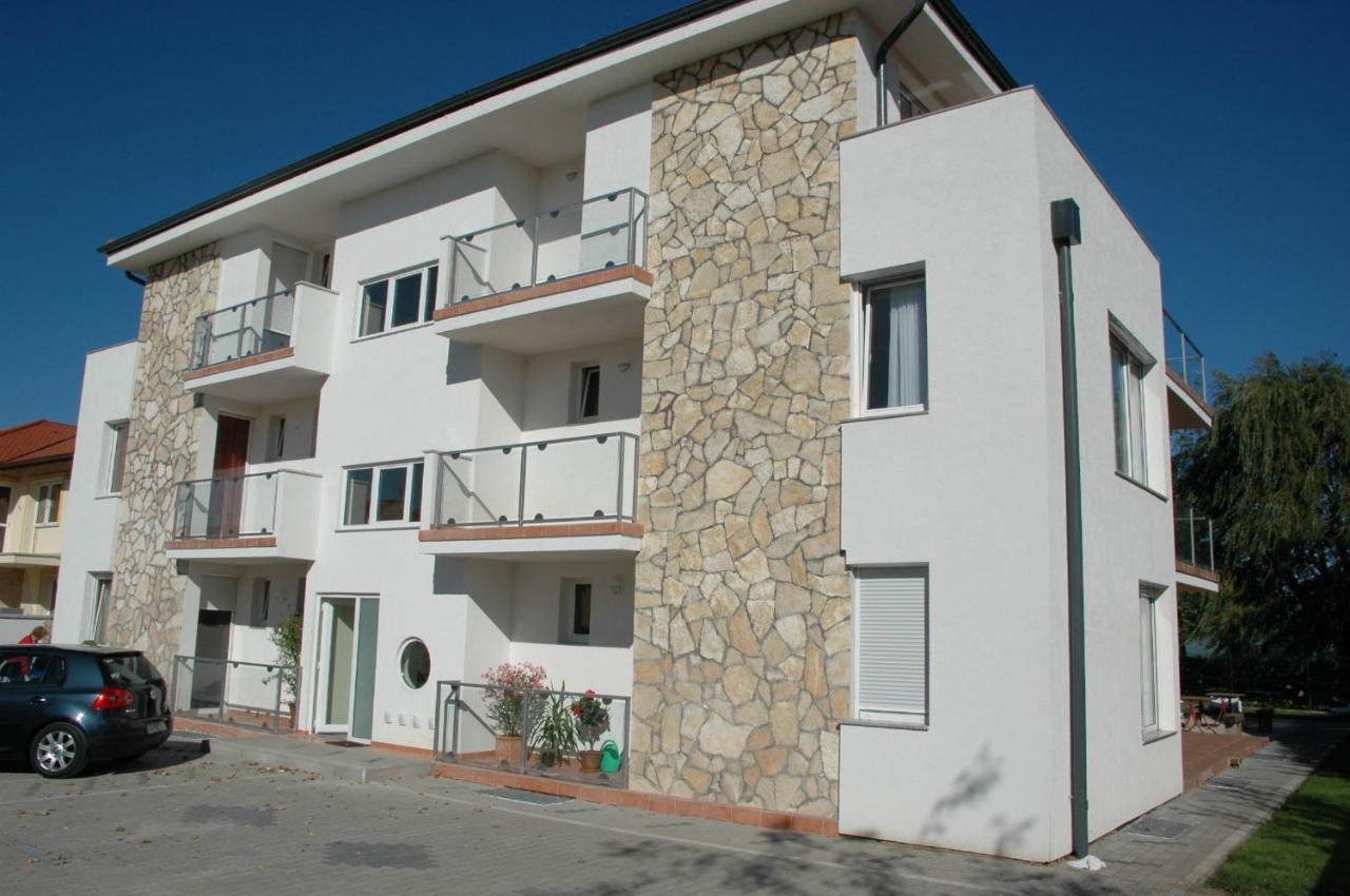 Gruber Apartman Siofok Luaran gambar